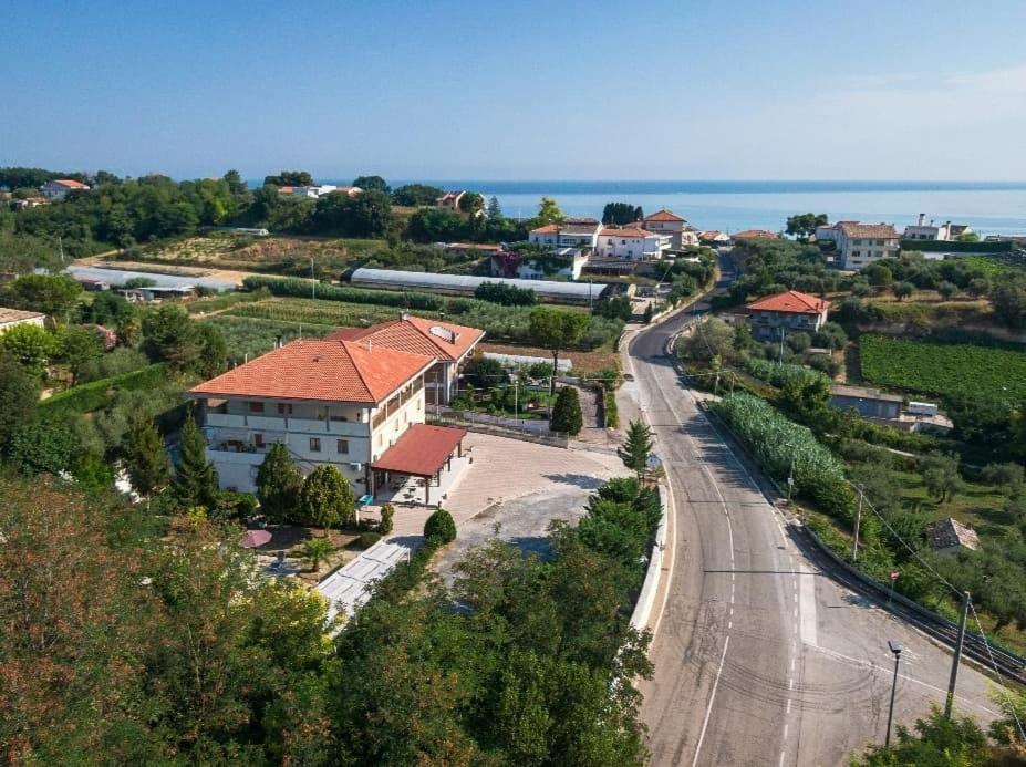 Il Magnolia Bed & Breakfast Франкавила ал Маре Екстериор снимка